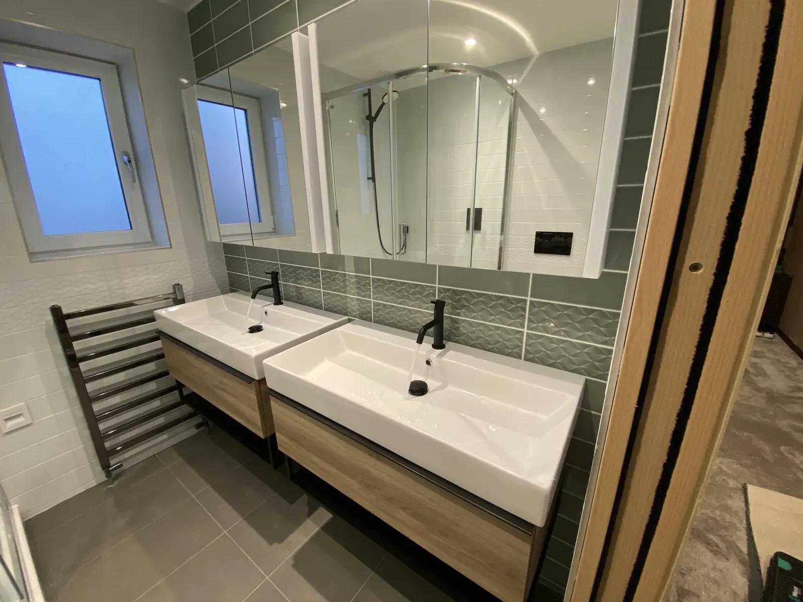 Double vanity with two basins